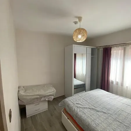 Cesme Carsi Icerisinde 1+1 Konforlu Daire Lejlighed