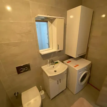Апартаменты Cesme Carsi Icerisinde 1+1 Konforlu Daire